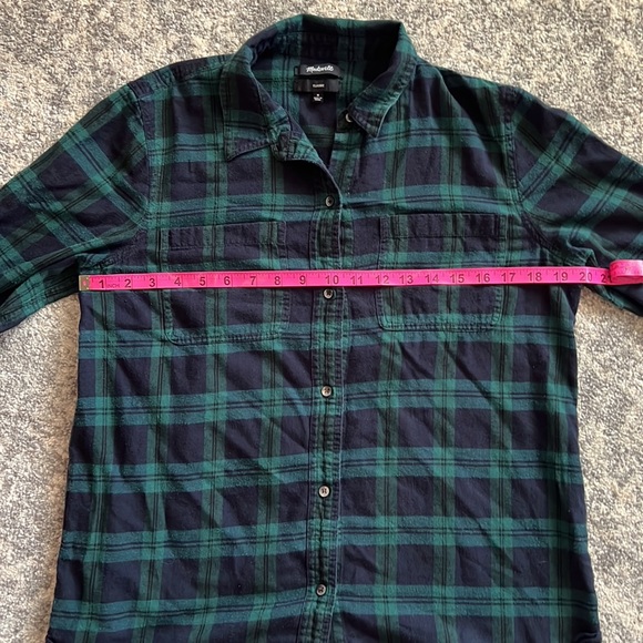 Madewell Classic Button-Up Shirt - Picture 7 of 8